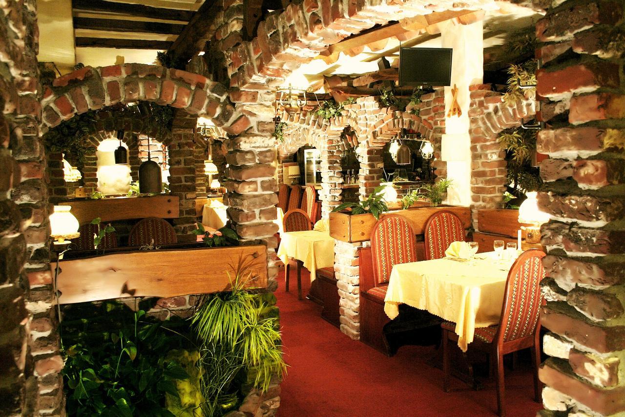 Hotel Restaurant Cristal Венценайм Екстер'єр фото